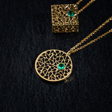 Load image into Gallery viewer, Round Pendant with emerald