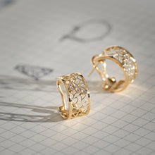 Load image into Gallery viewer, Signature Wire Hoops-Diamond