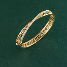 Load image into Gallery viewer, Möbius Diamond Bracelet