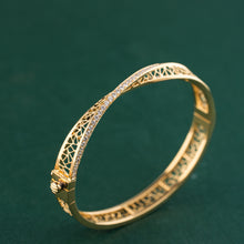 Load image into Gallery viewer, Möbius Diamond Bracelet