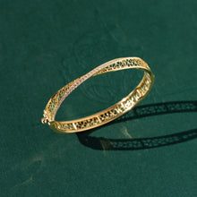 Load image into Gallery viewer, Möbius Diamond Bracelet