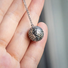 Load image into Gallery viewer, Large Tahitian Pearl Necklace