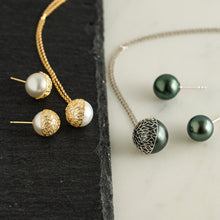 Load image into Gallery viewer, Large Tahitian Pearl Necklace