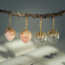 Load image into Gallery viewer, Conch shell earrings