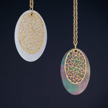 Load image into Gallery viewer, Mother of pearl pendant (dark)