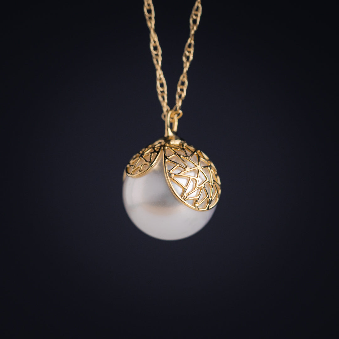 Southsea Pearl pendent with Gold Petals-Medium