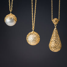 Load image into Gallery viewer, Southsea Pearl pendent with Gold Petals-Medium