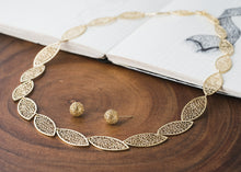 Load image into Gallery viewer, Leaf Necklace
