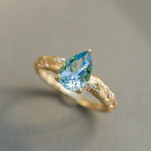 Load image into Gallery viewer, Golden Veins Aquamarine Ring in 18k gold with pear-cut aquamarine, handmade by Baiyang Jewelry

