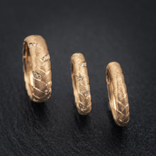 Load image into Gallery viewer, Golden Veins — Gold band-4mm
