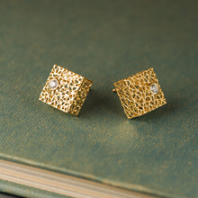 Load image into Gallery viewer, Product title Box earrings with diamonds
