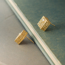 Load image into Gallery viewer, Product title Box earrings with diamonds
