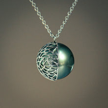 Load image into Gallery viewer, Large Tahitian Pearl Necklace
