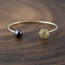 Load image into Gallery viewer, Gold Cuff with Pearl
